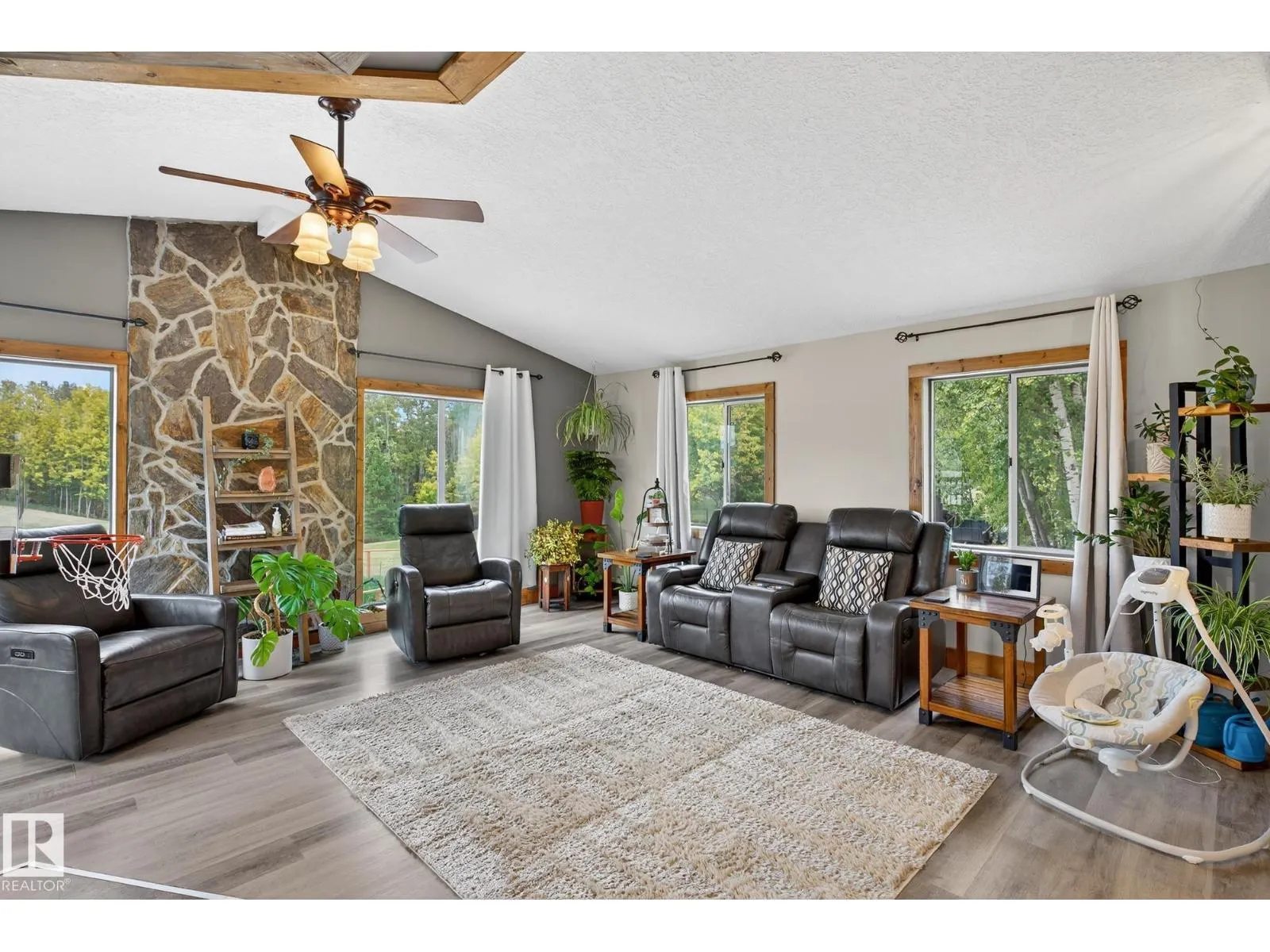 #105 52318 RGE ROAD 25