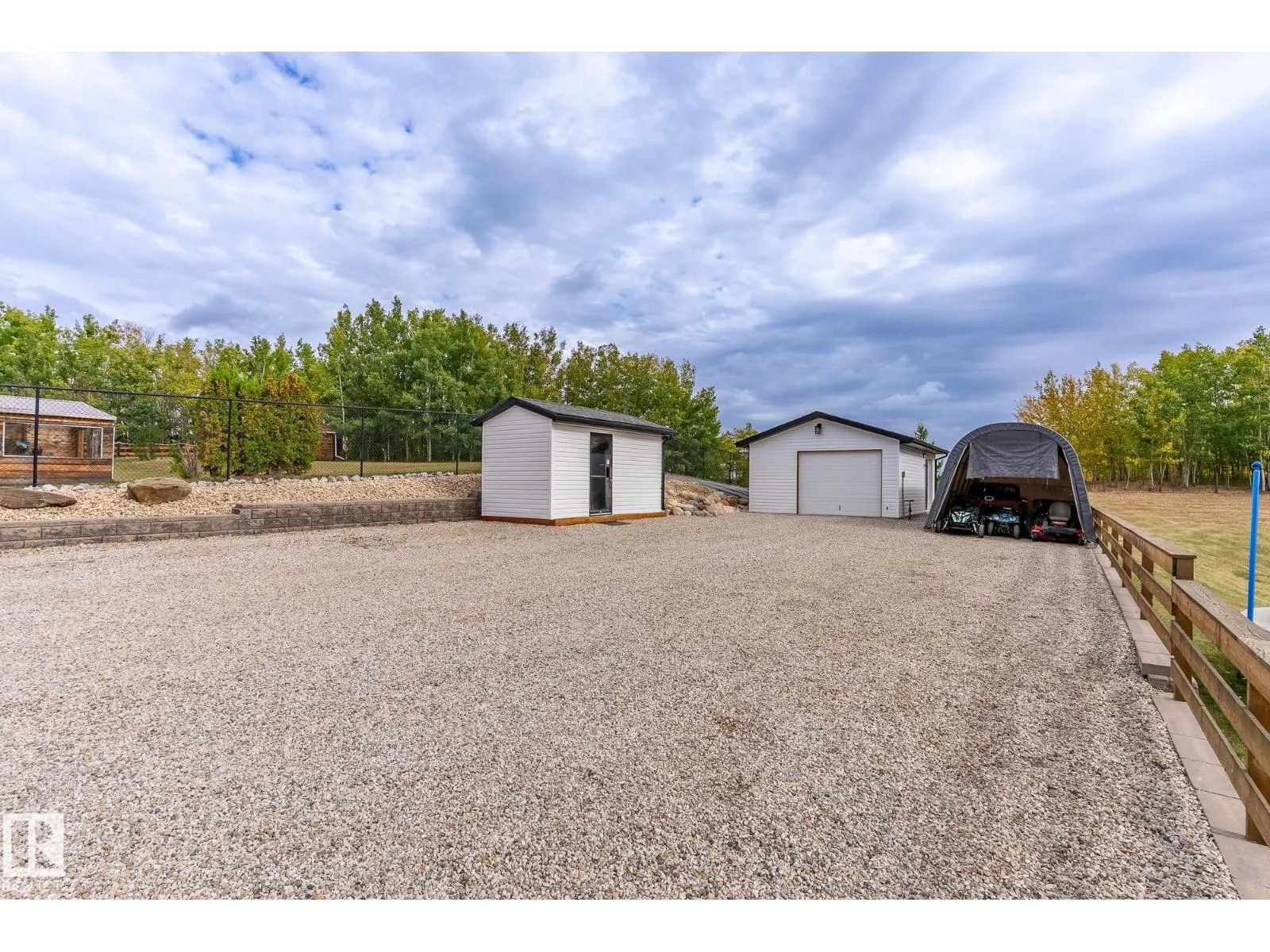 #105 52318 RGE ROAD 25