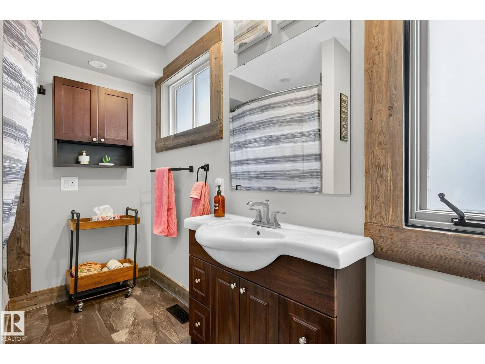 #105 52318 RGE ROAD 25
