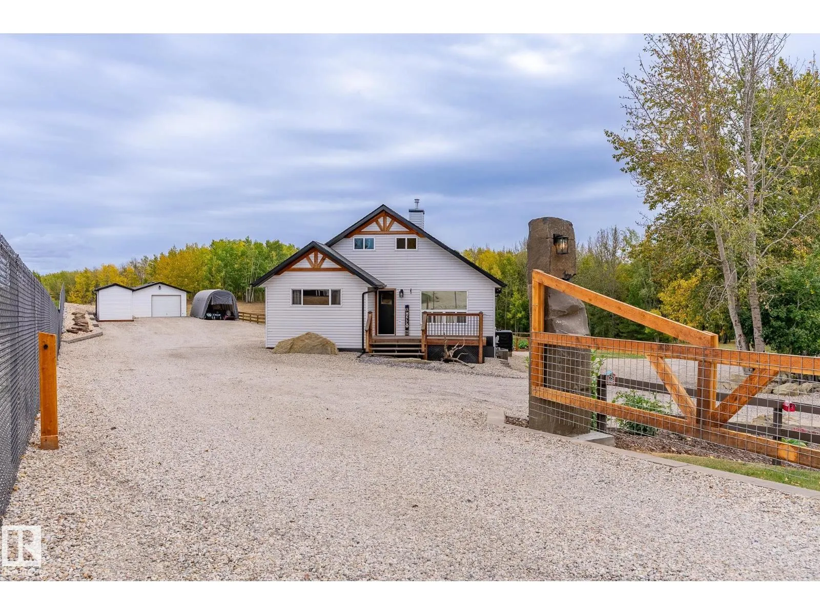 #105 52318 RGE ROAD 25