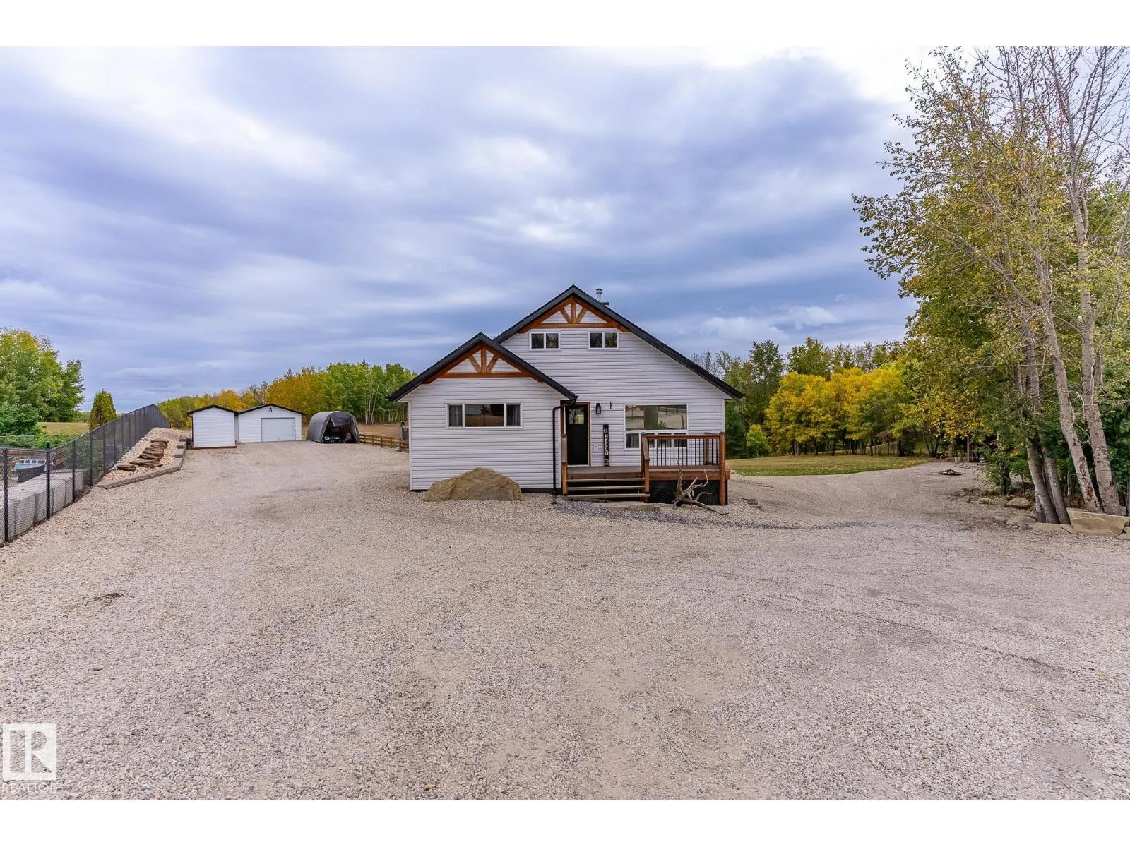 #105 52318 RGE ROAD 25