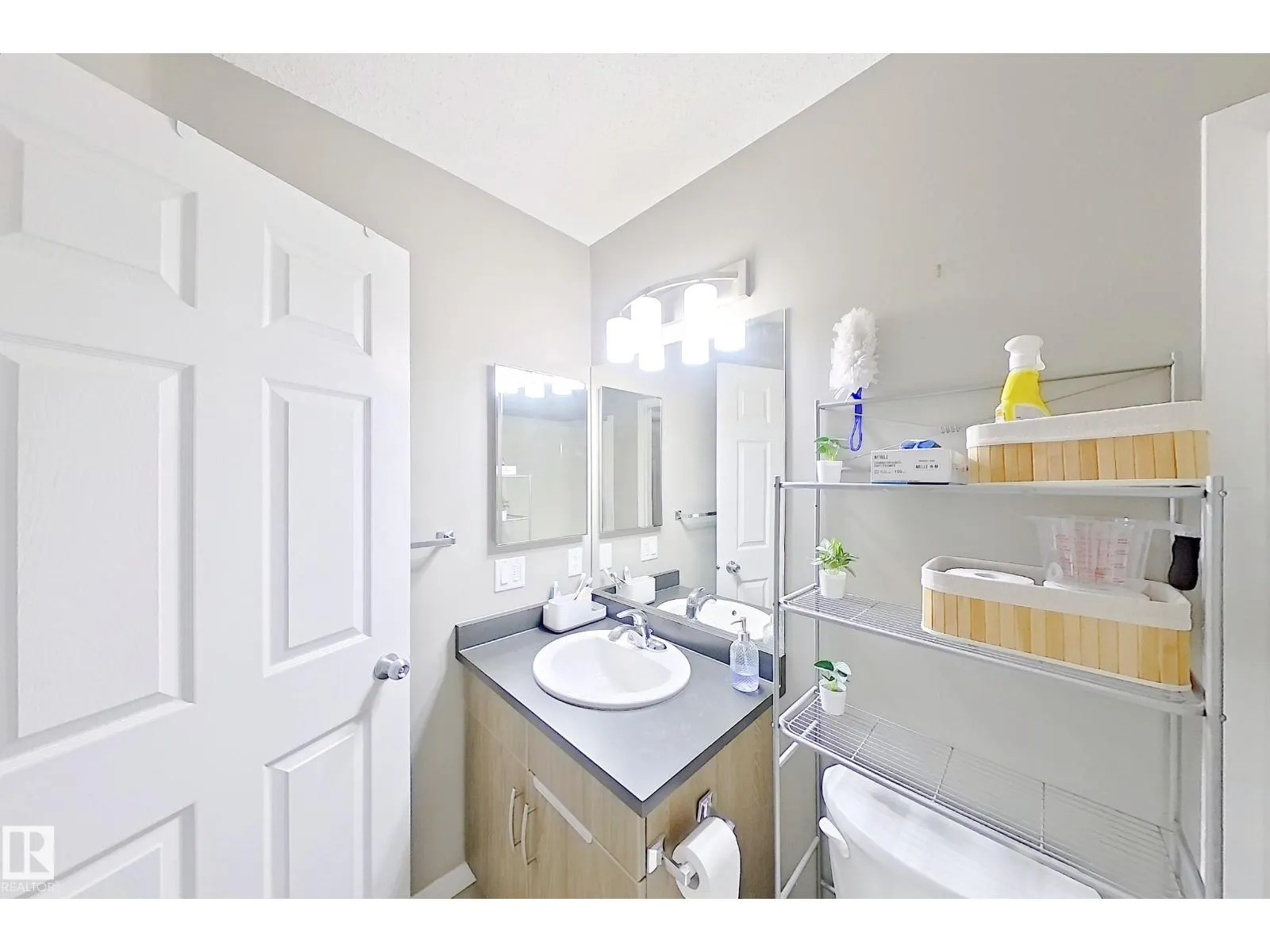 #44 9151 SHAW WY SW