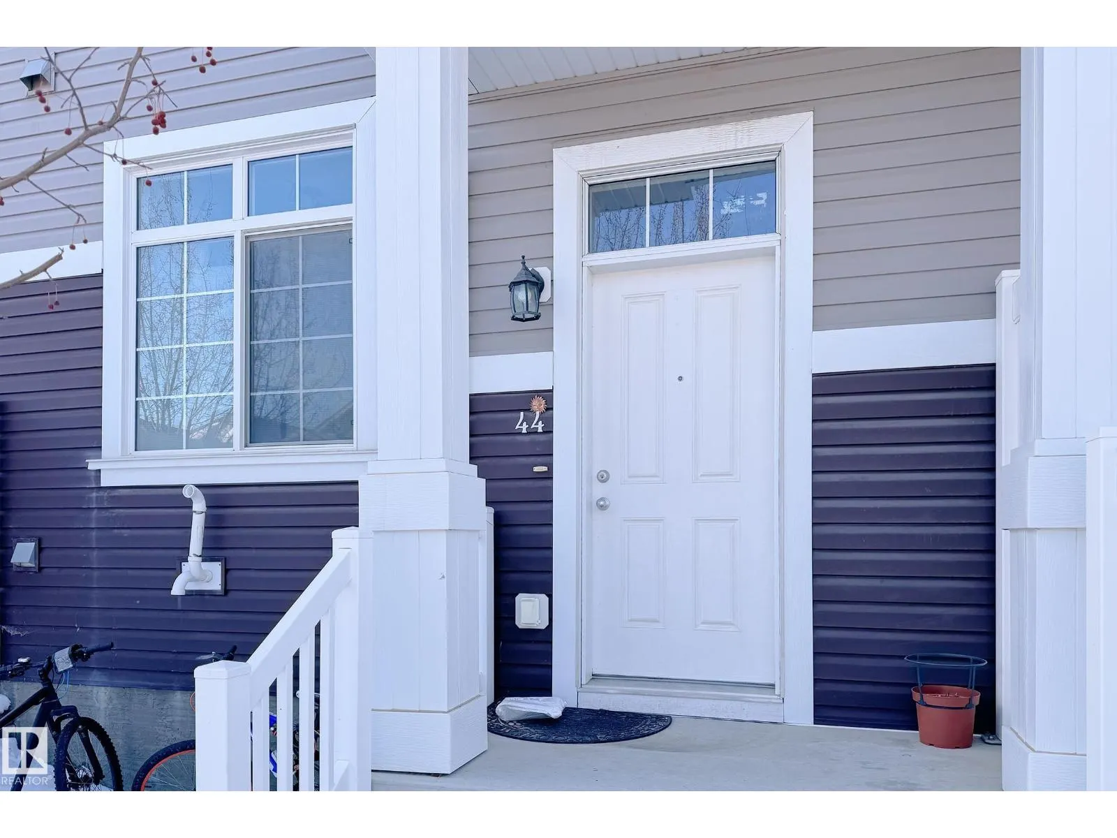 #44 9151 SHAW WY SW