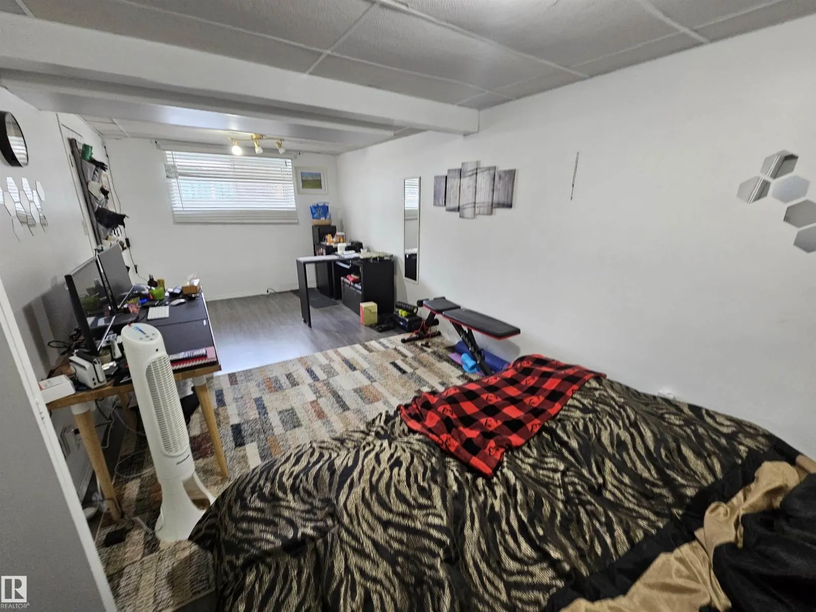 4103 18 AV NW