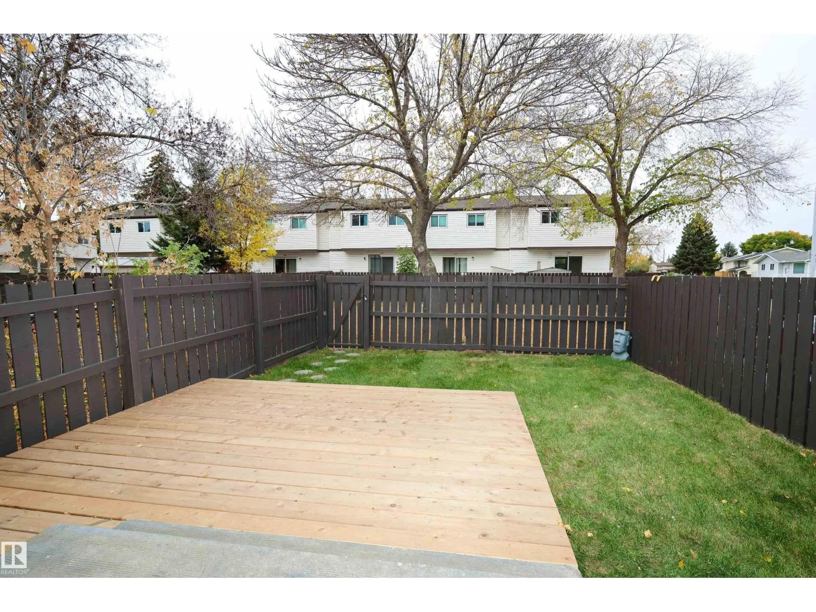 2577 135 AV NW