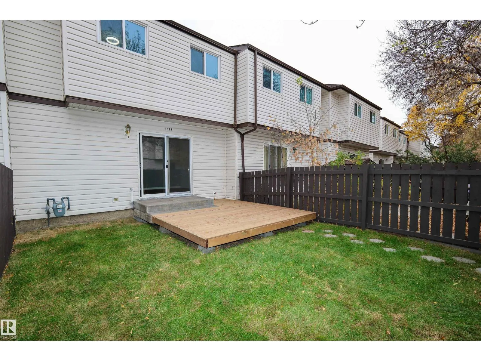 2577 135 AV NW