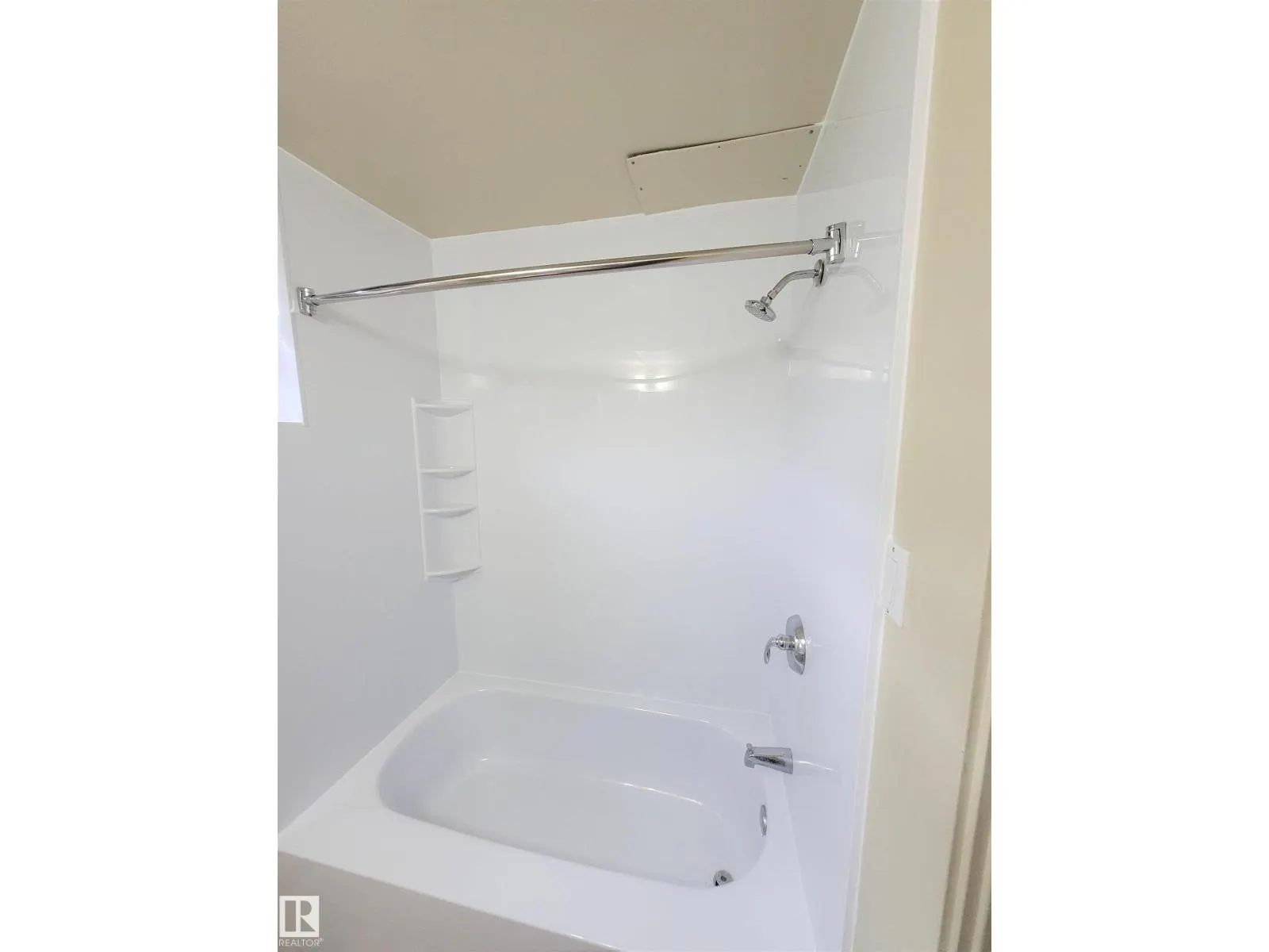 12334 77 ST NW