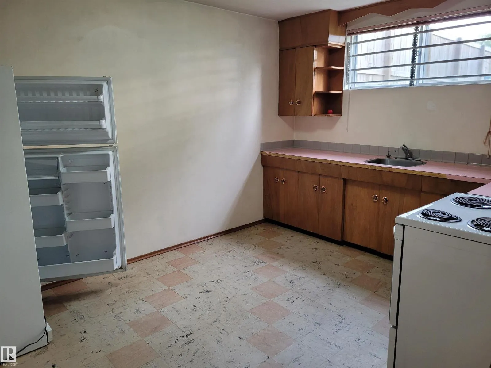 12334 77 ST NW