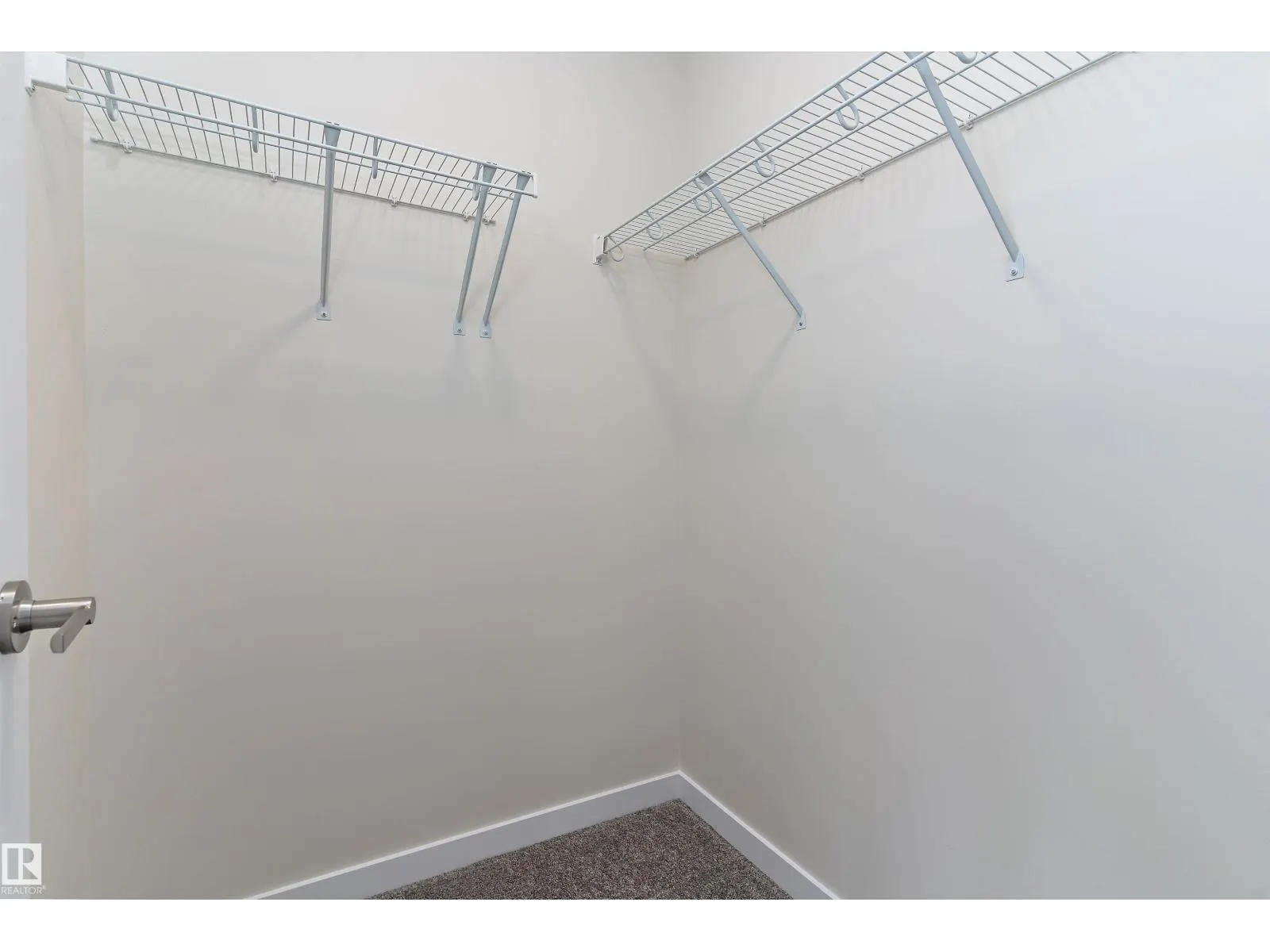 841 ROWAN CL SW