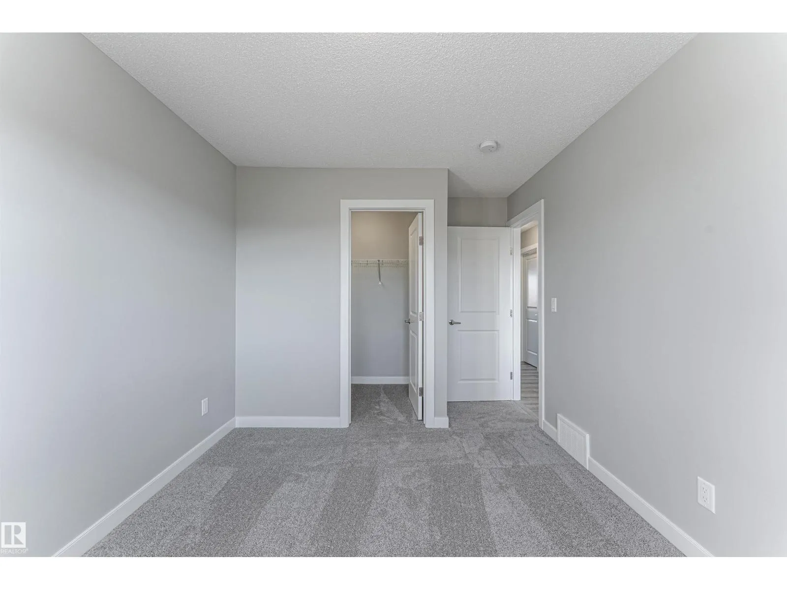 20512 22 AV NW