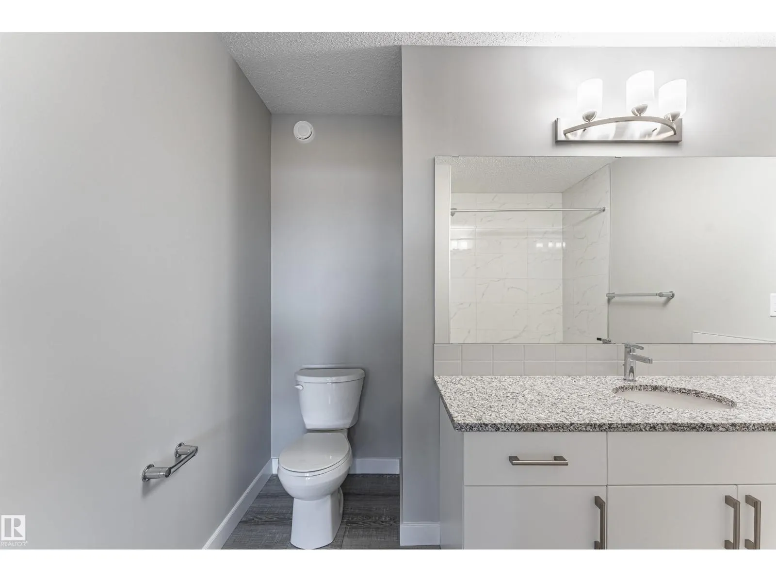 20512 22 AV NW