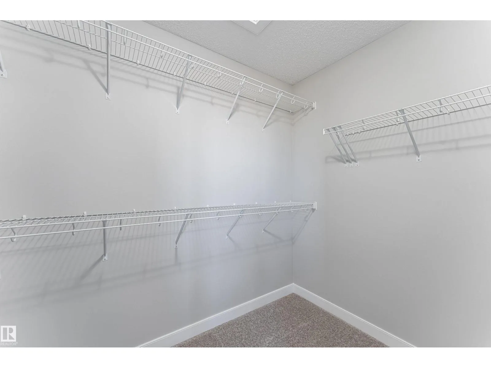 20512 22 AV NW