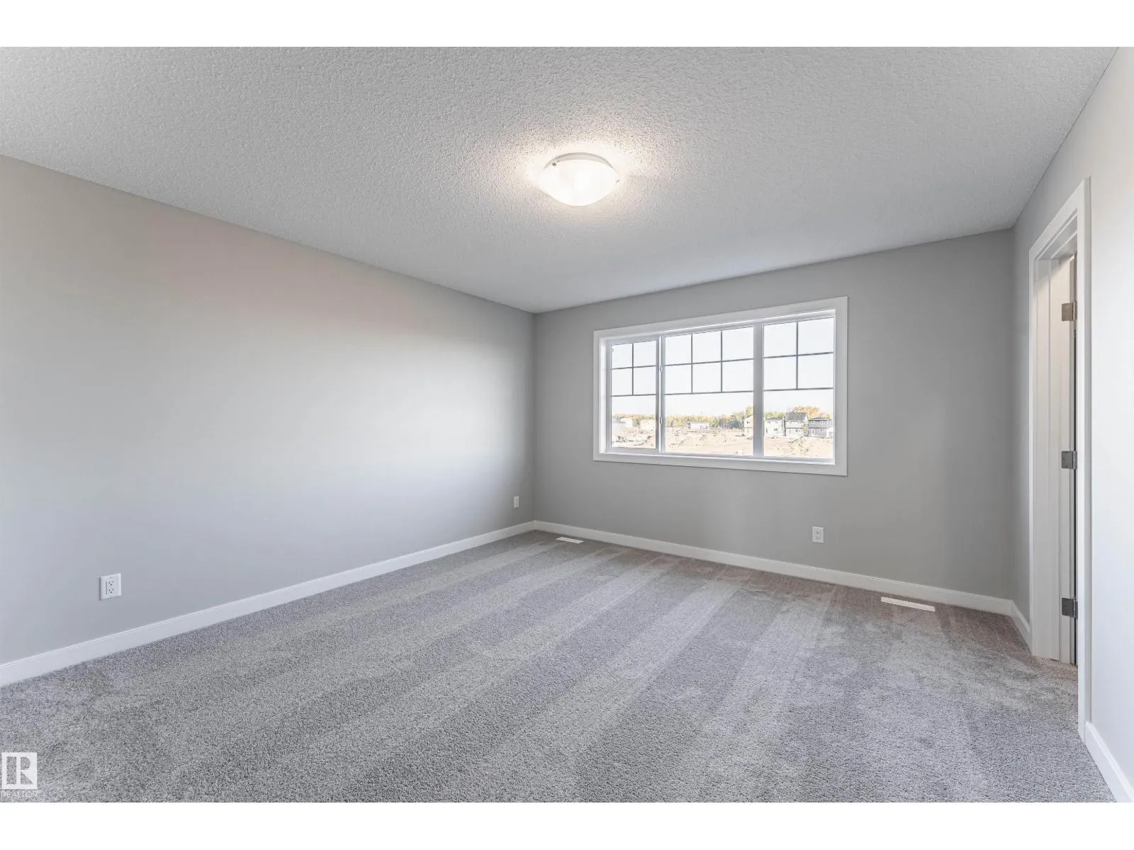 20512 22 AV NW