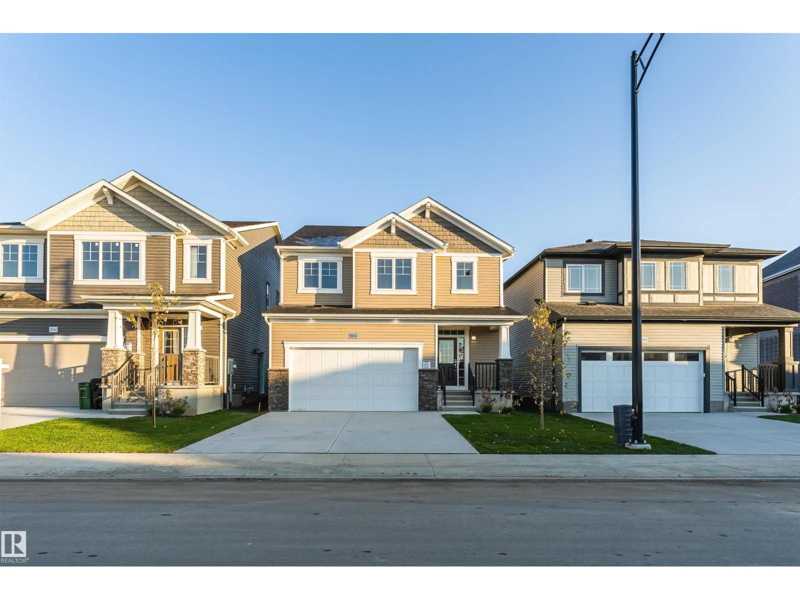 20512 22 AV NW