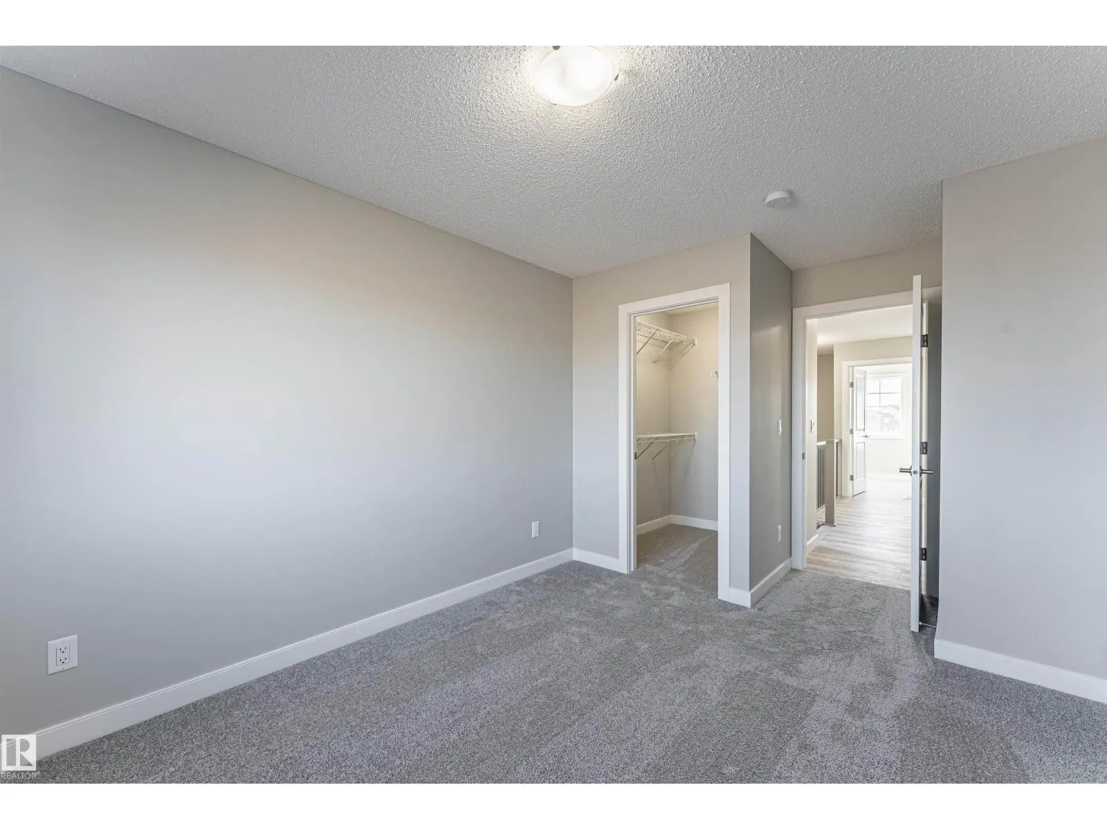 20512 22 AV NW