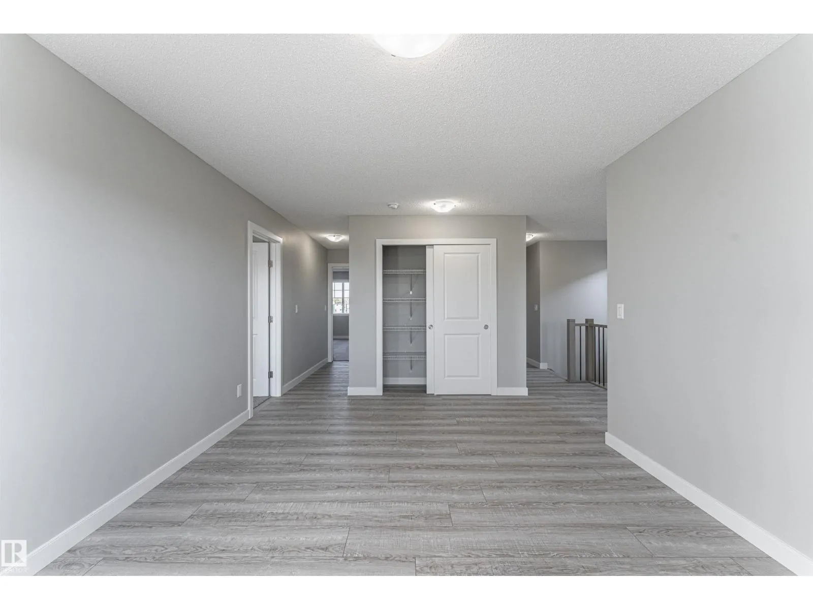 20512 22 AV NW