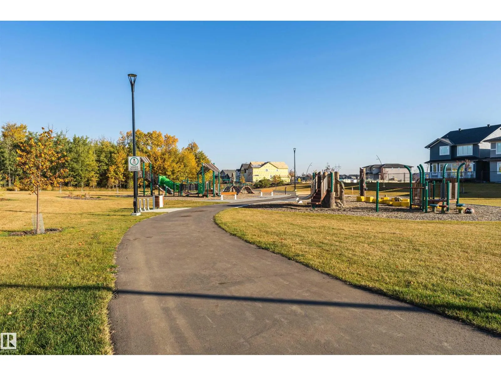 20512 22 AV NW
