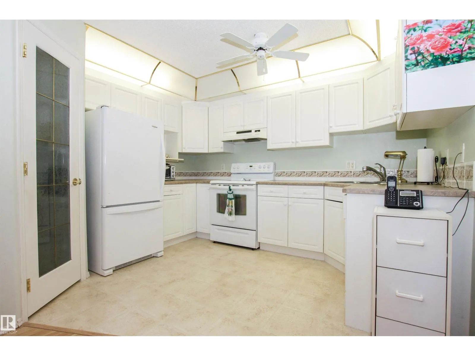 #404 69 CRYSTAL LN