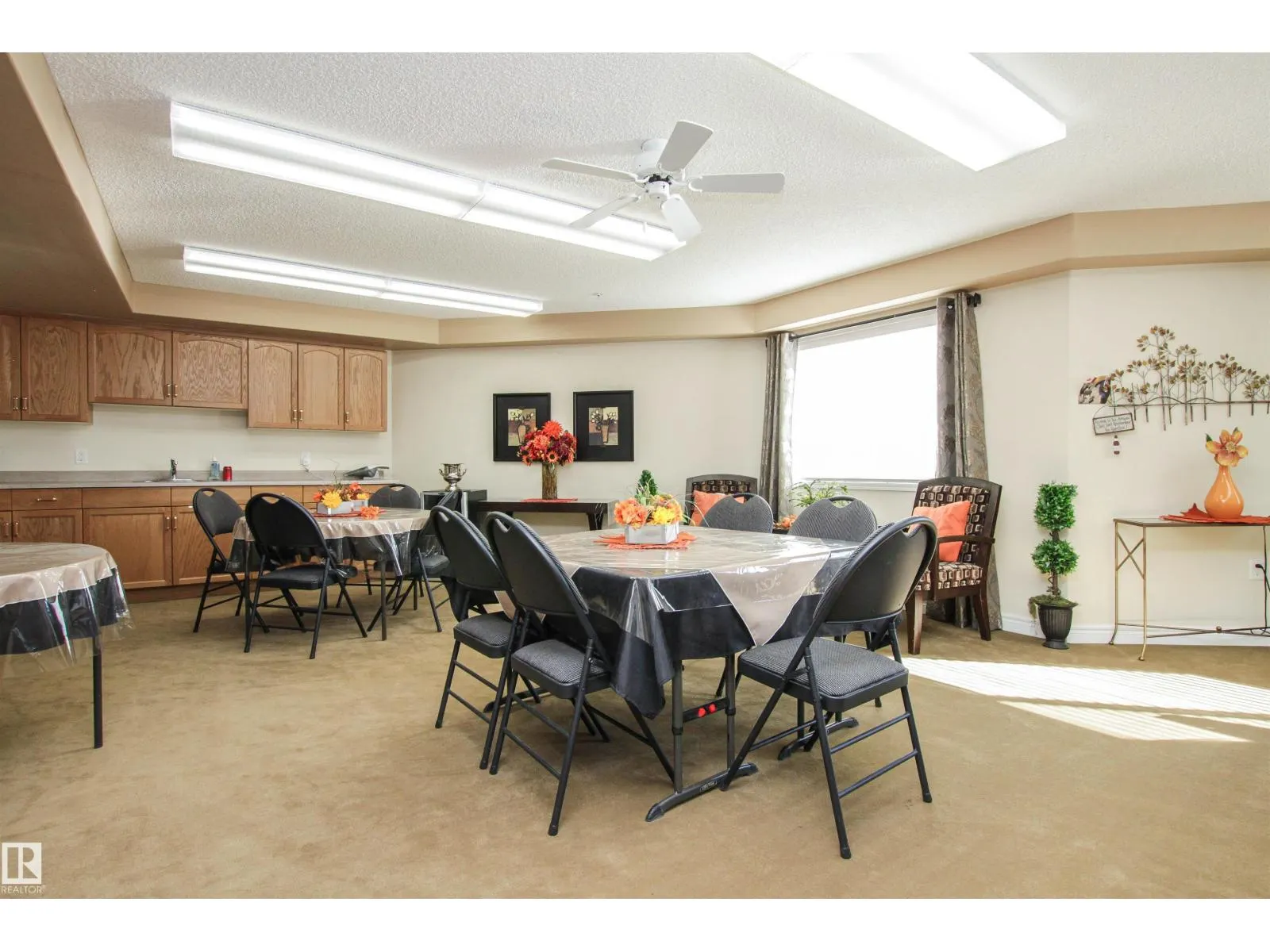 #404 69 CRYSTAL LN