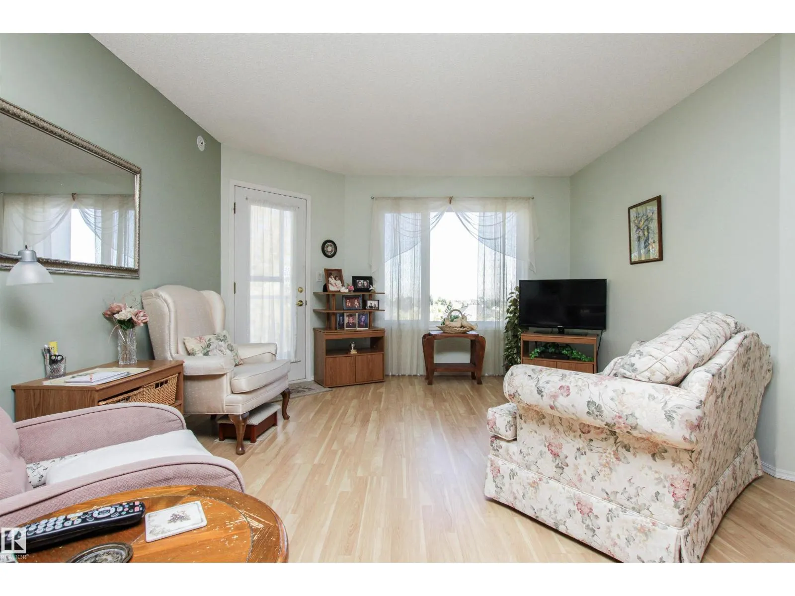 #404 69 CRYSTAL LN
