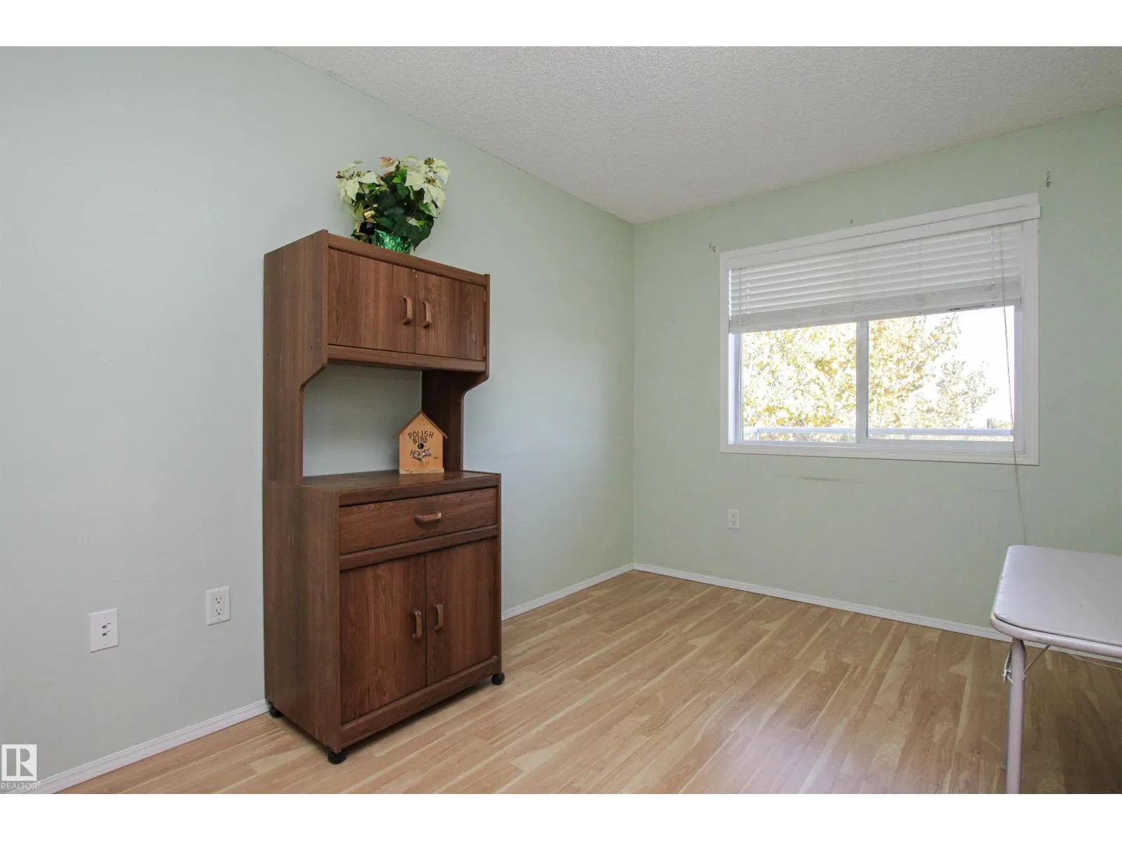 #404 69 CRYSTAL LN