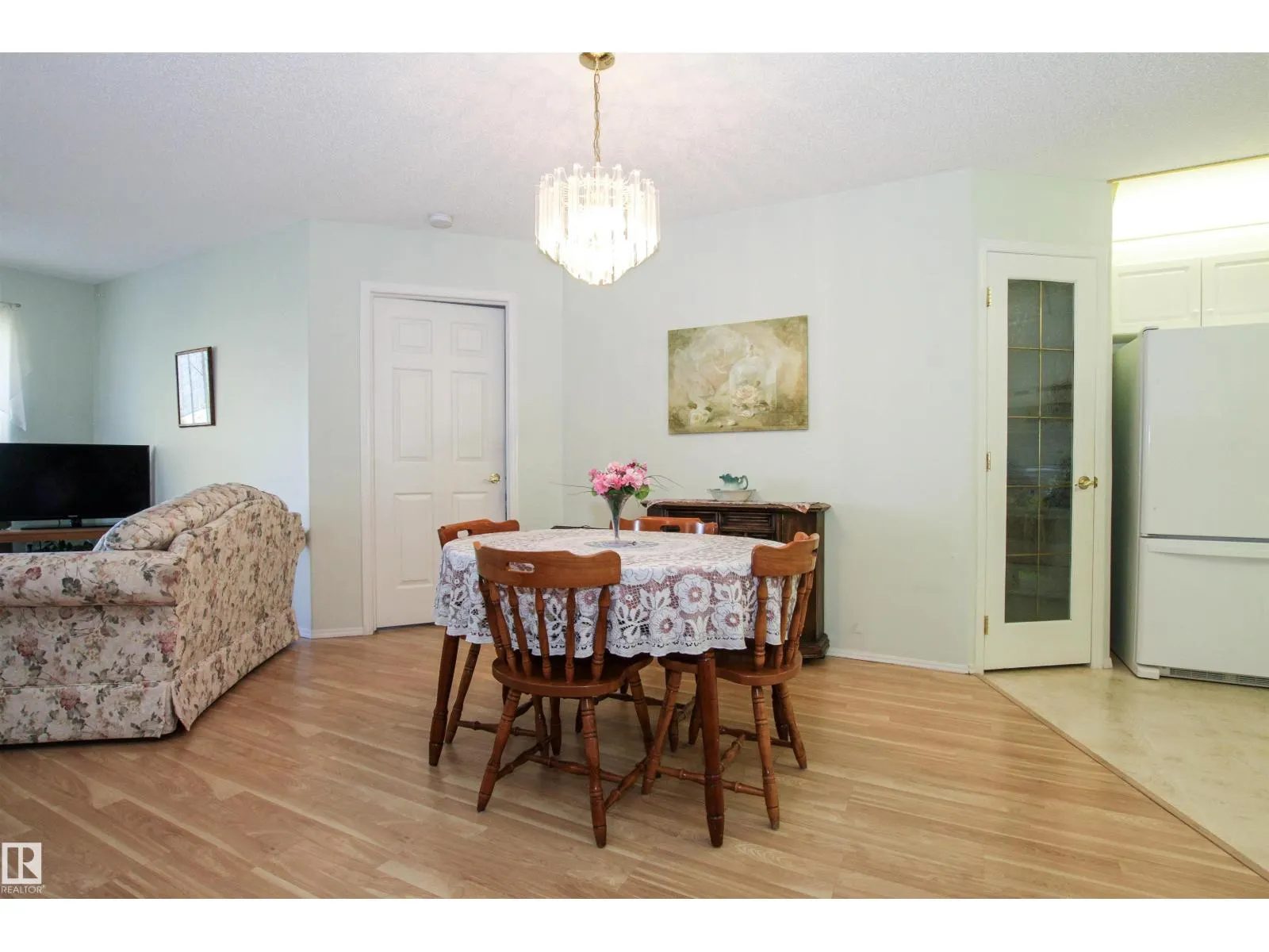 #404 69 CRYSTAL LN