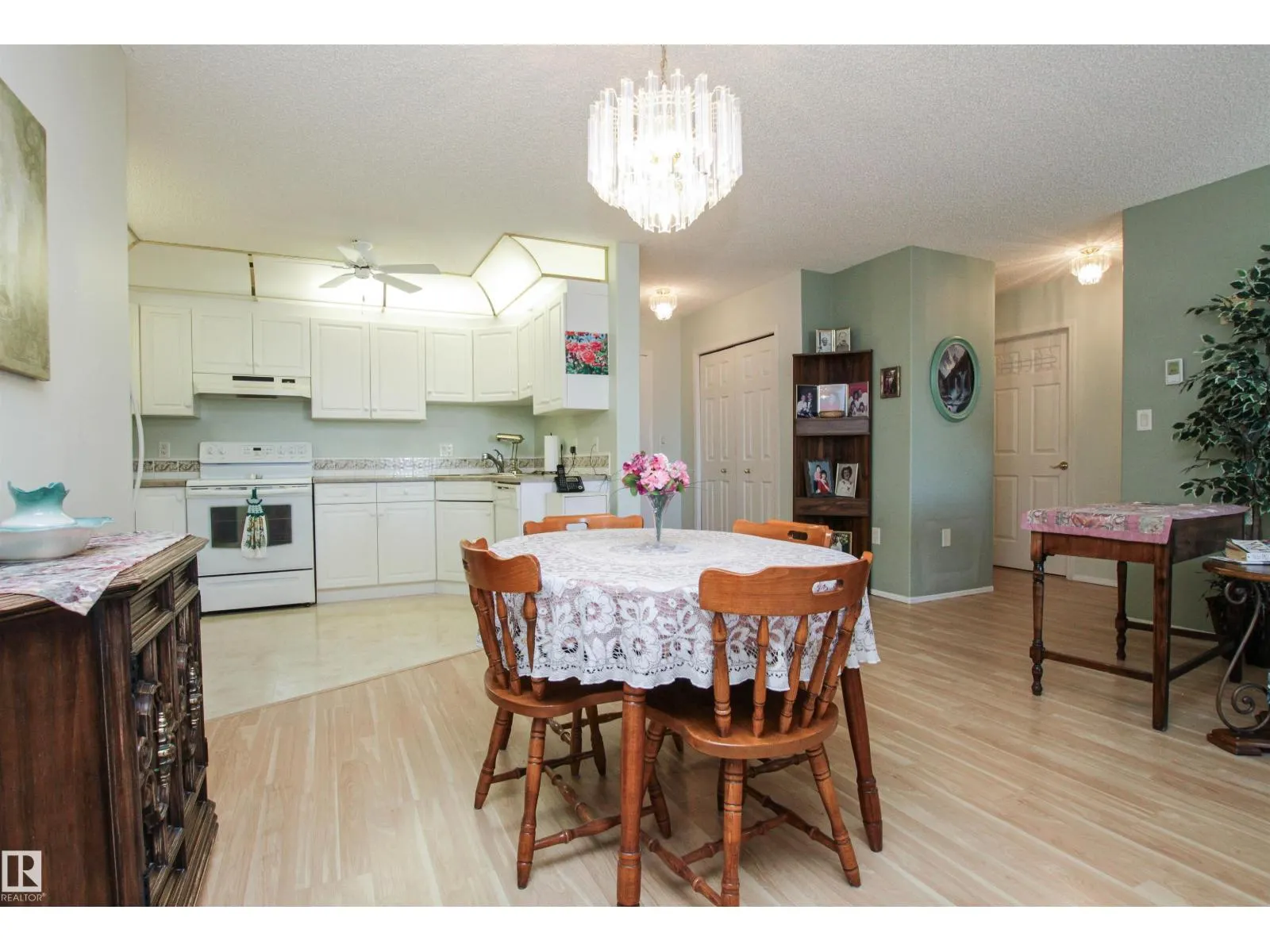 #404 69 CRYSTAL LN
