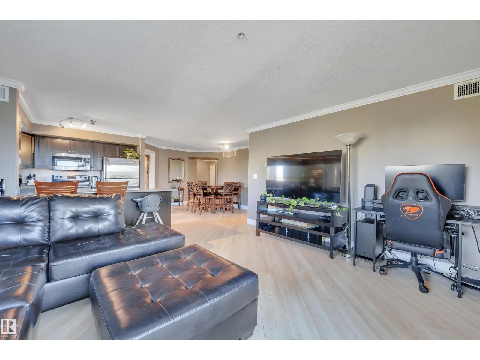 #305 14608 125 ST NW