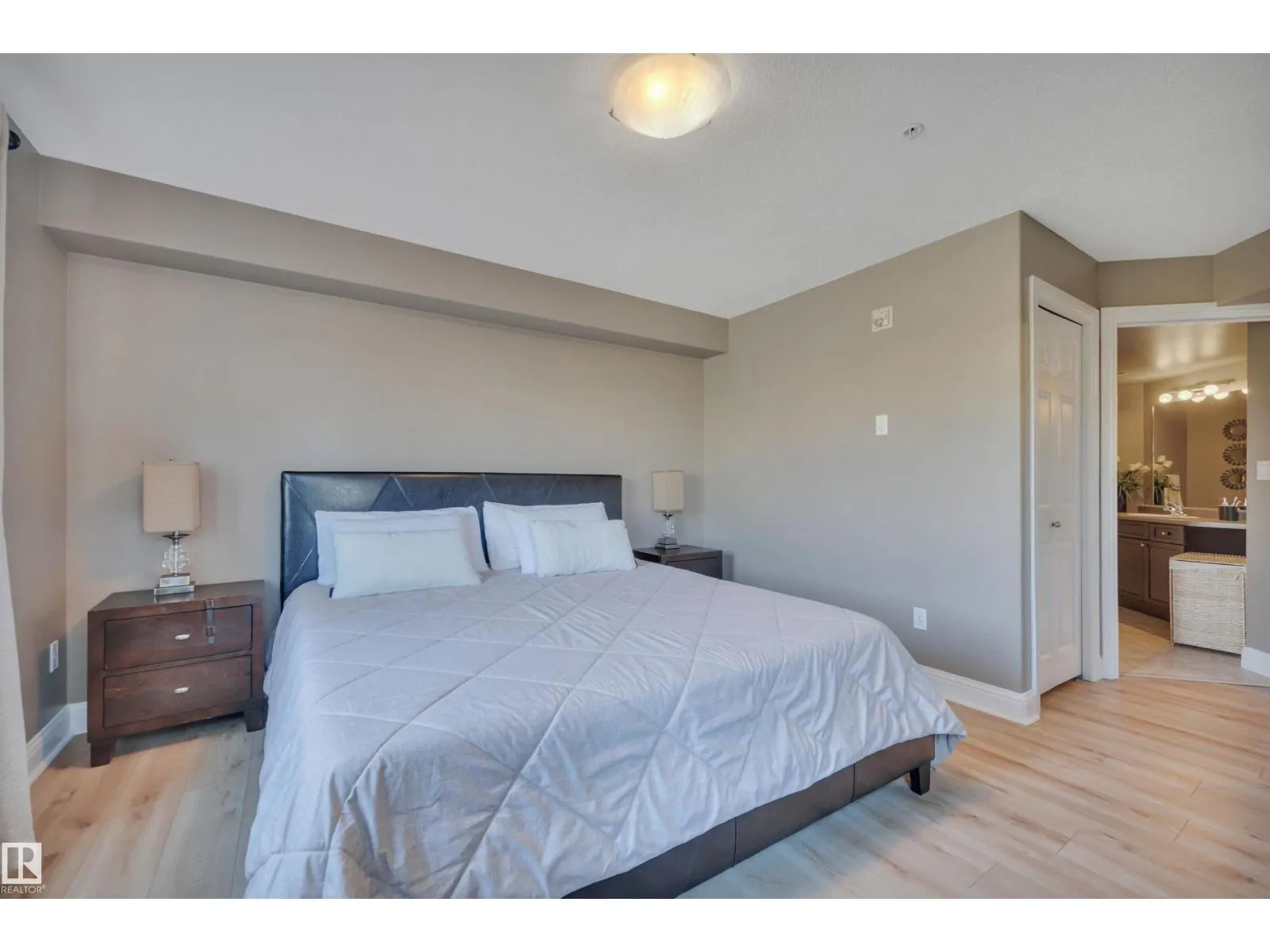 #305 14608 125 ST NW