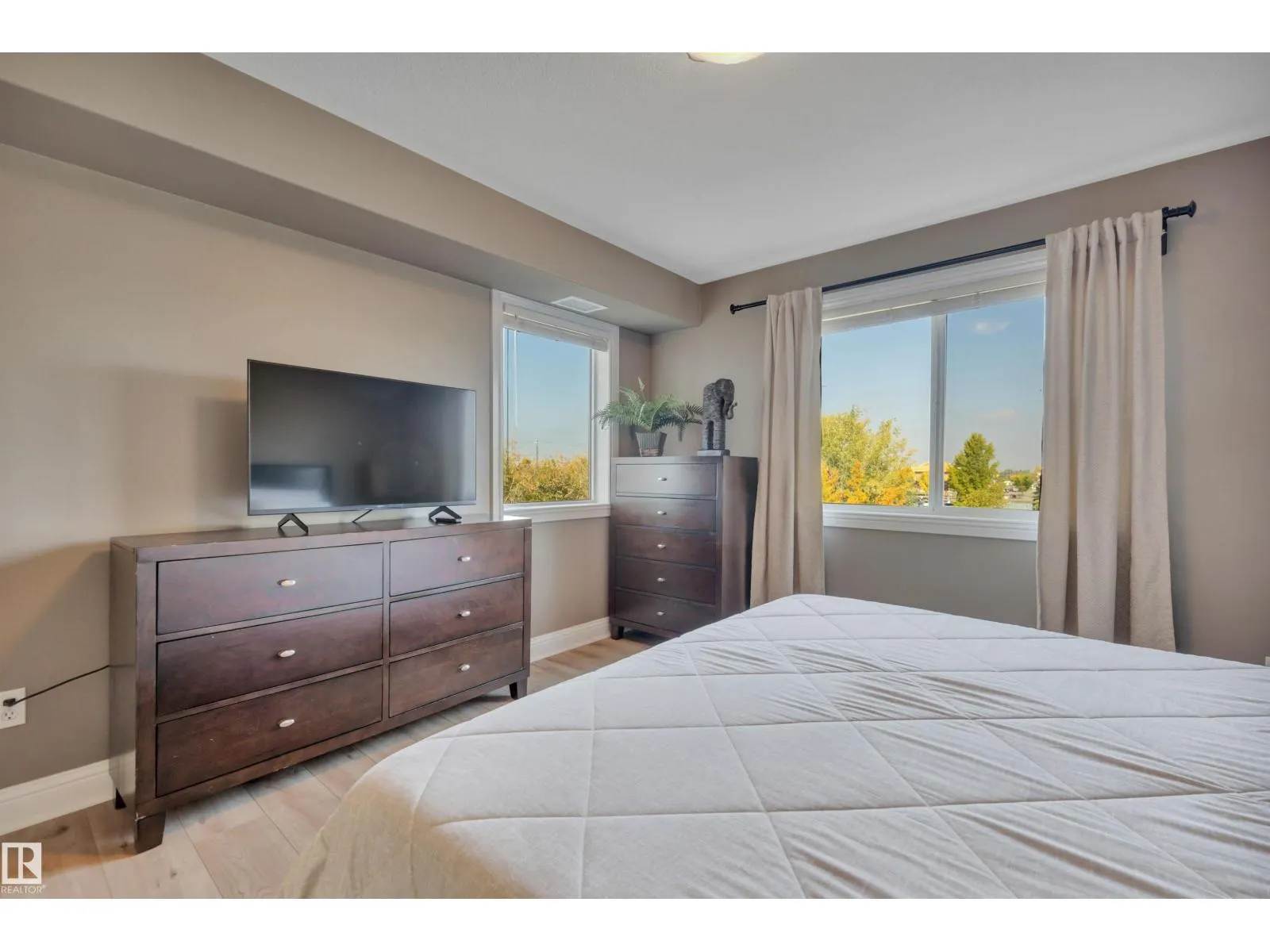 #305 14608 125 ST NW