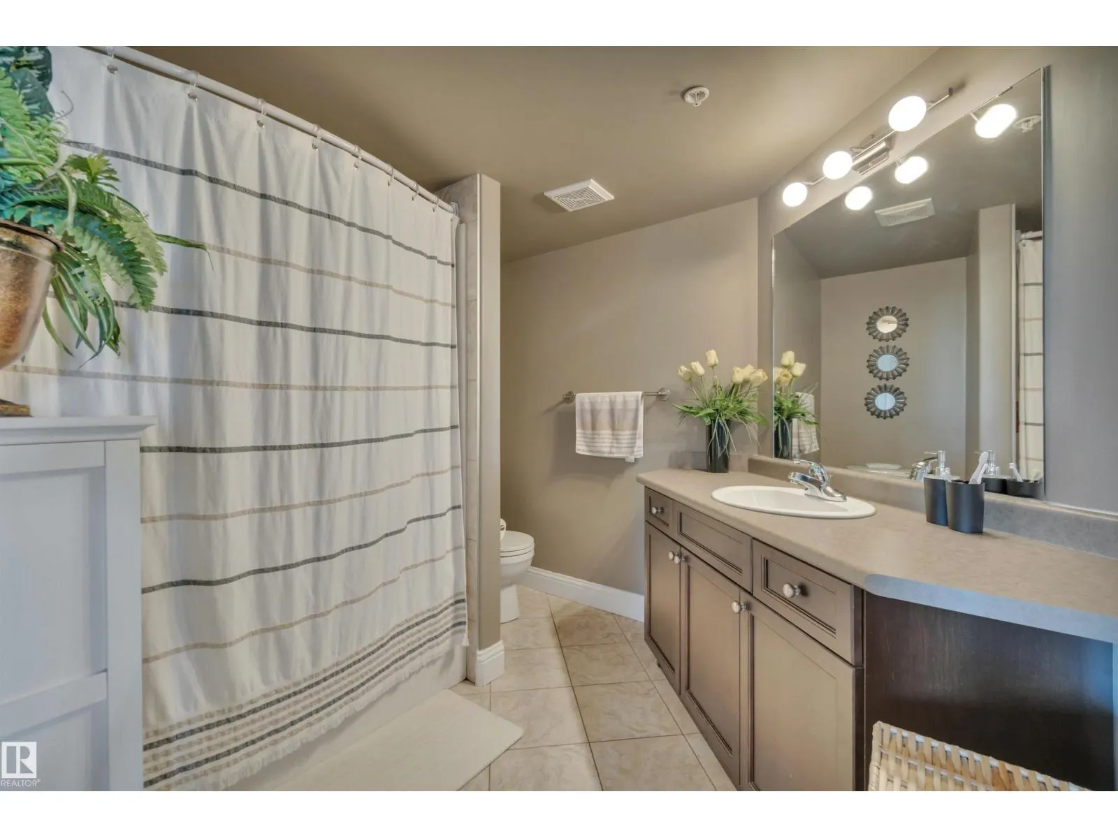 #305 14608 125 ST NW