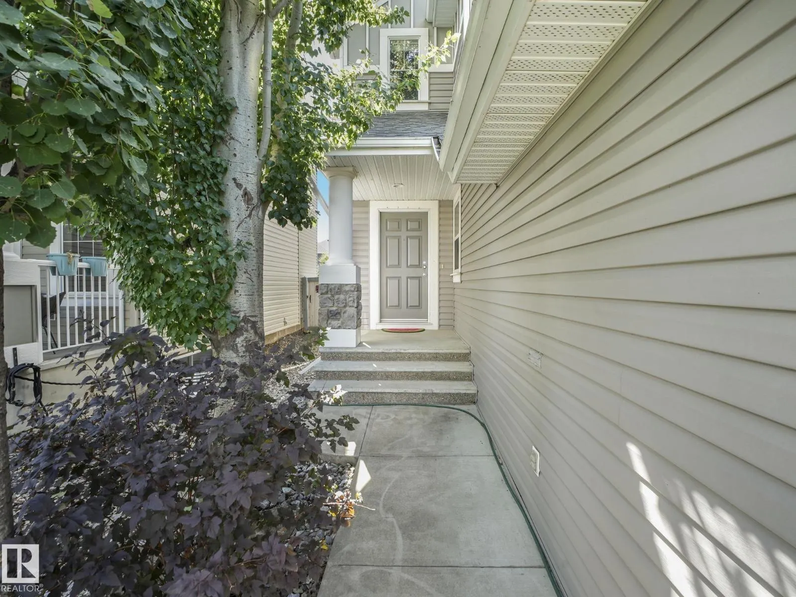 8103 16A AV SW