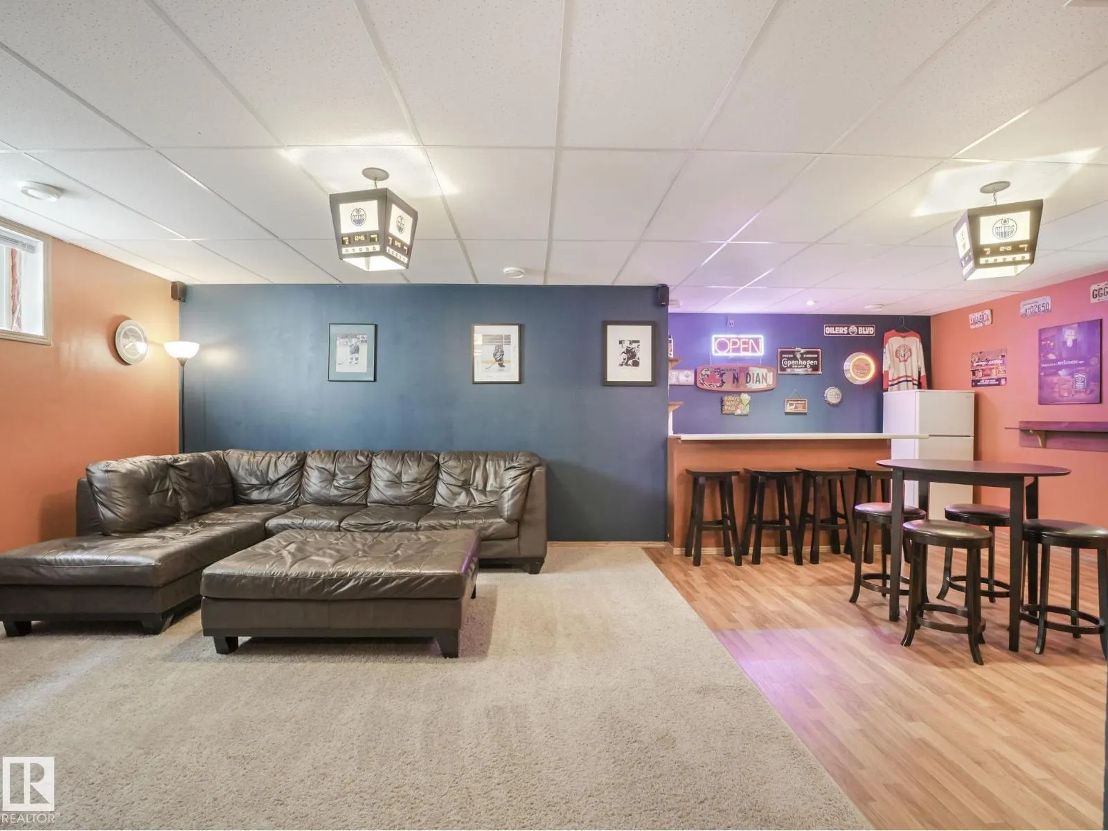 8103 16A AV SW