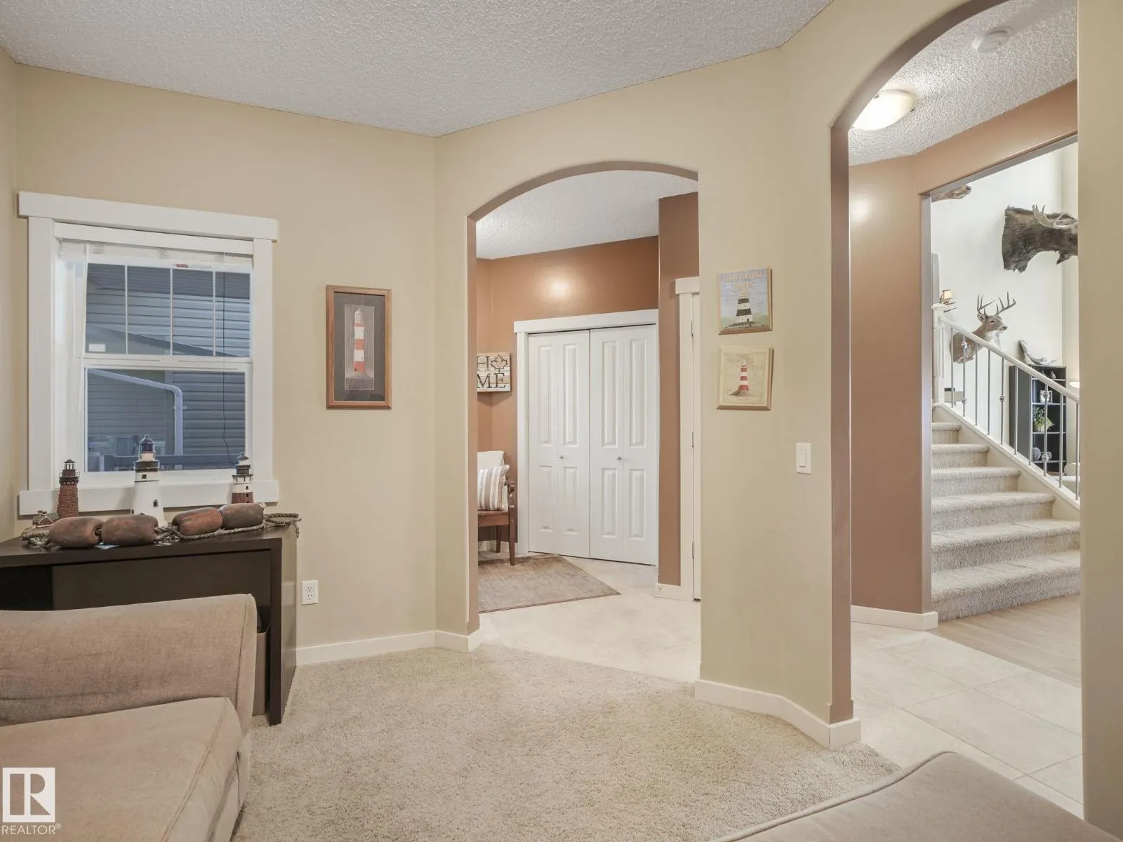 8103 16A AV SW
