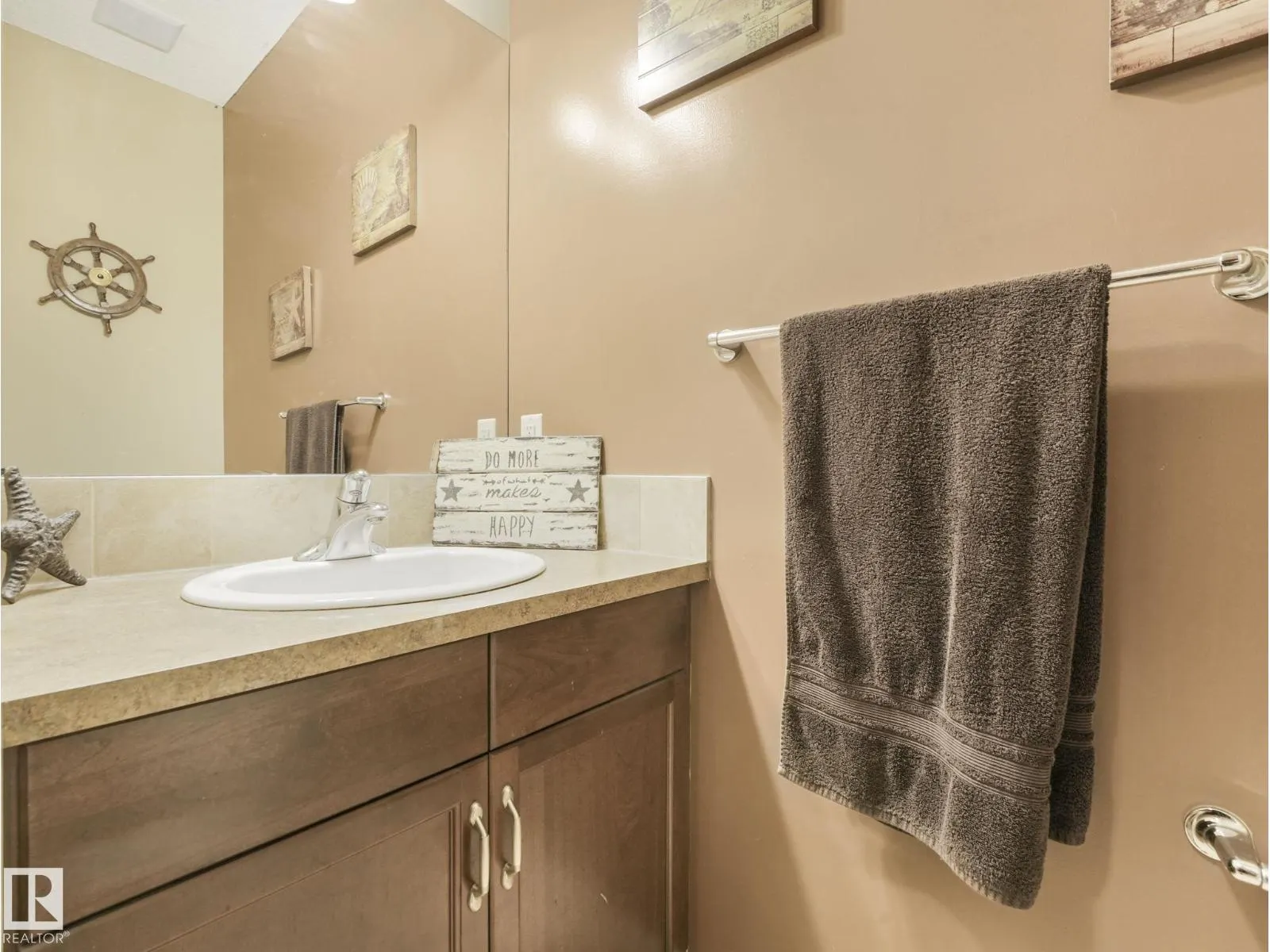 8103 16A AV SW