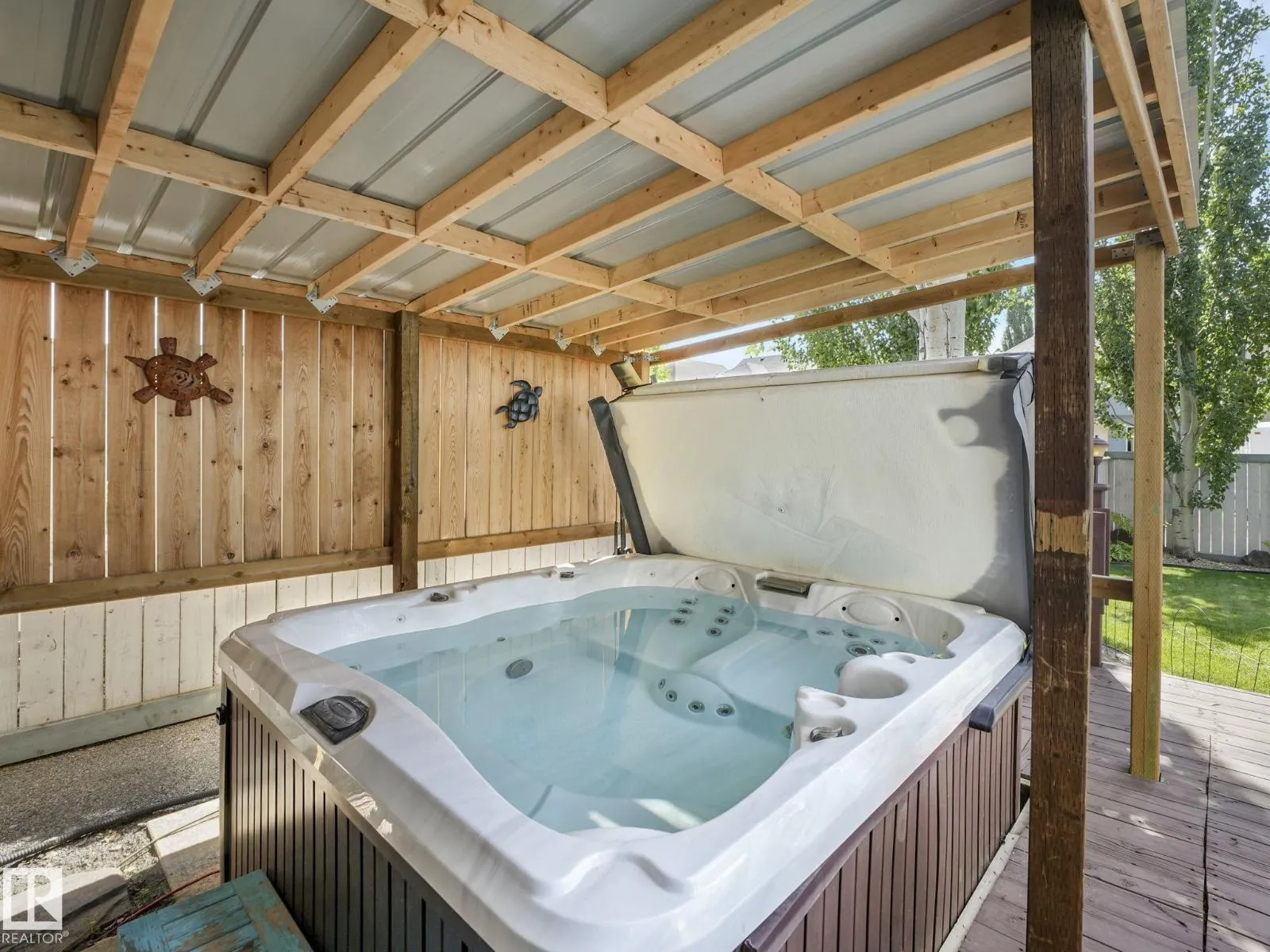 8103 16A AV SW