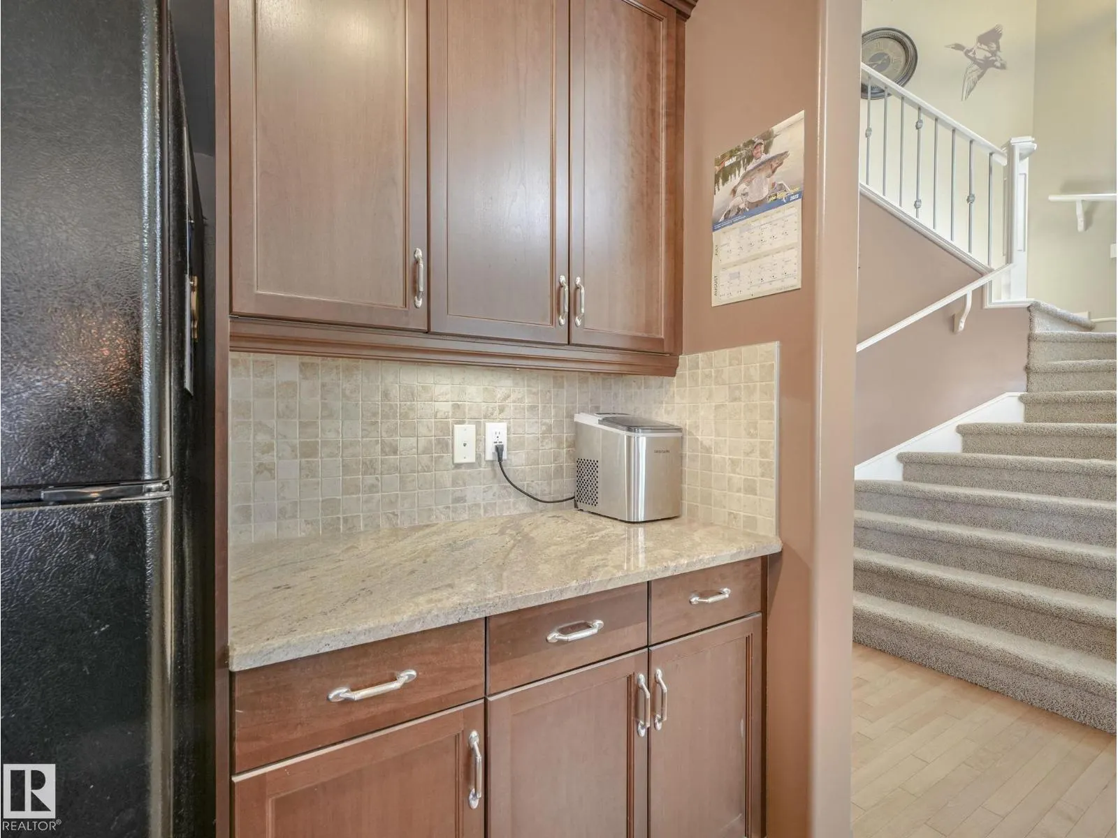 8103 16A AV SW