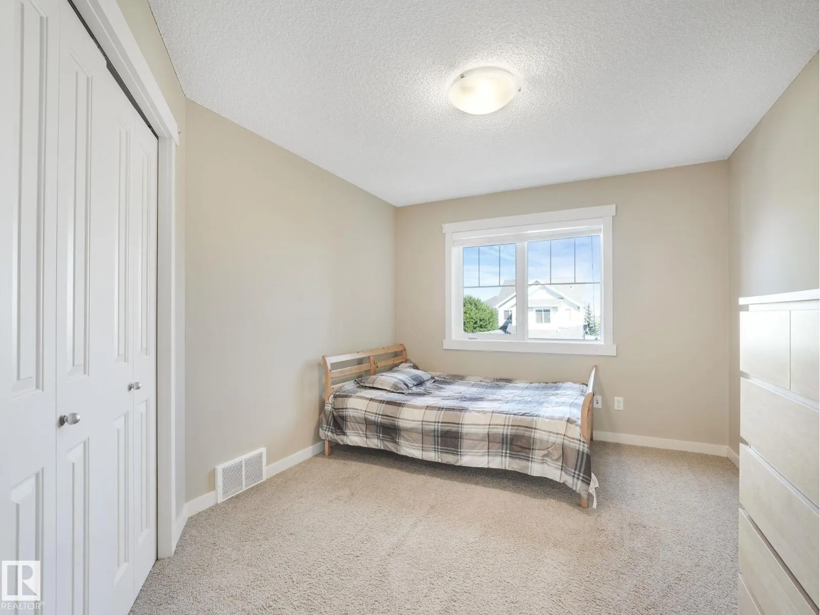8103 16A AV SW