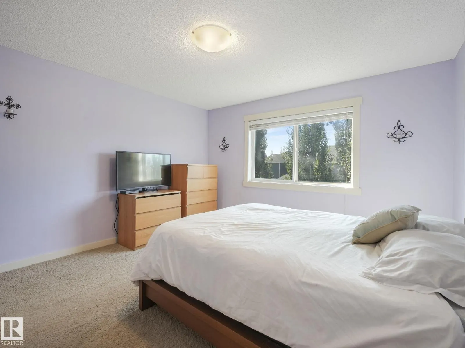 8103 16A AV SW