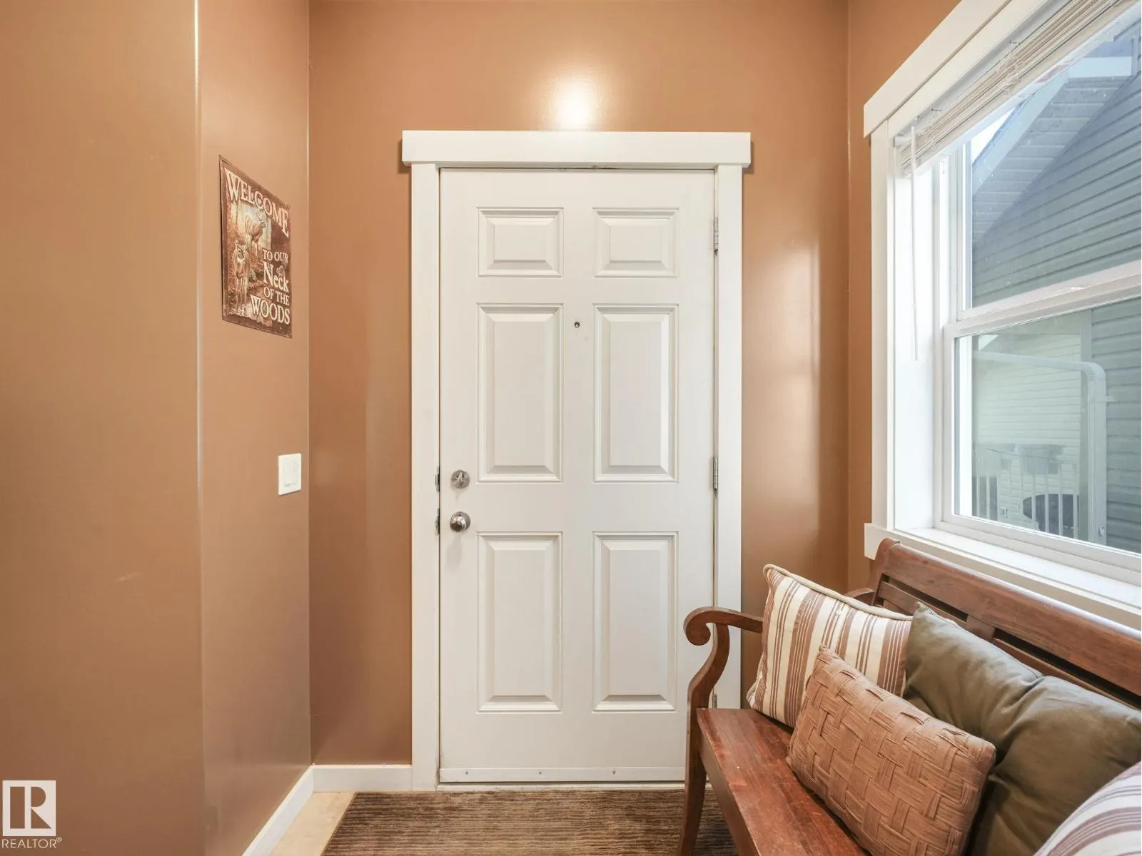 8103 16A AV SW