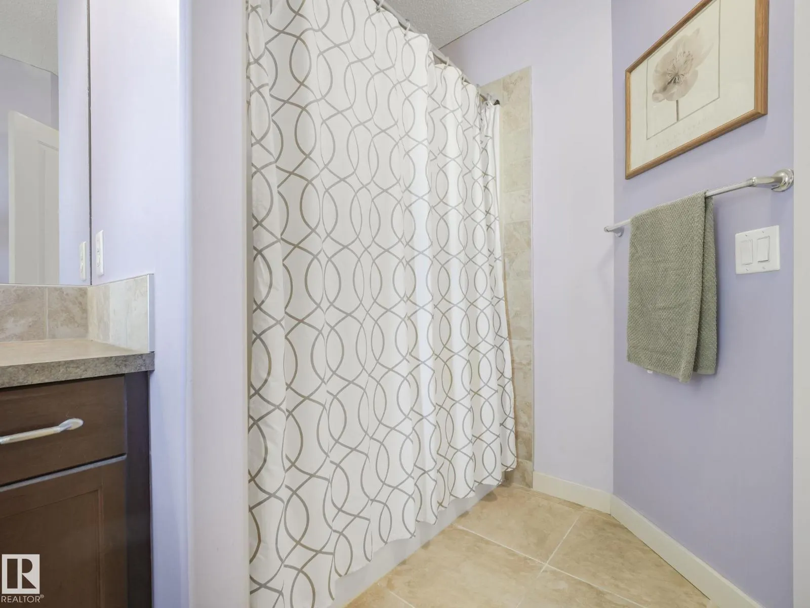 8103 16A AV SW
