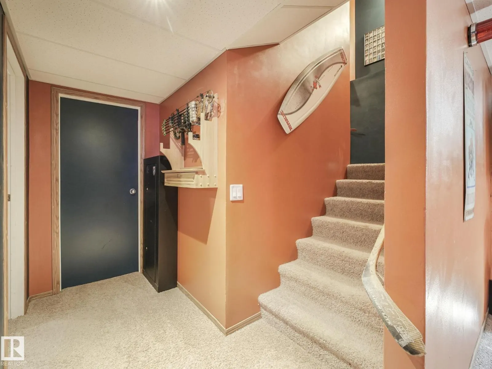 8103 16A AV SW