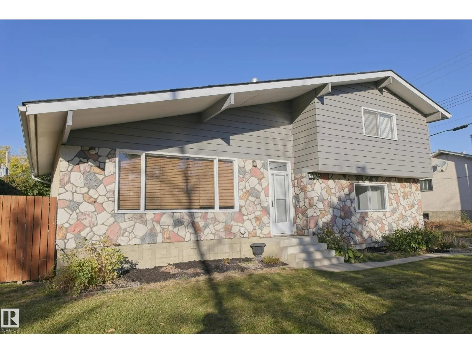 5226 43 ST