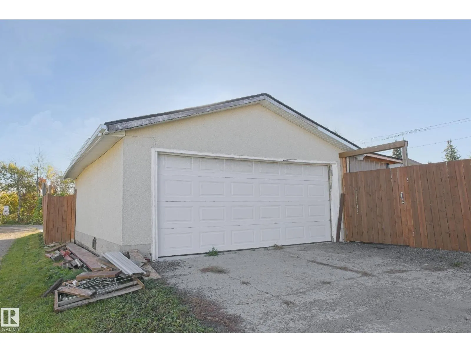 5226 43 ST