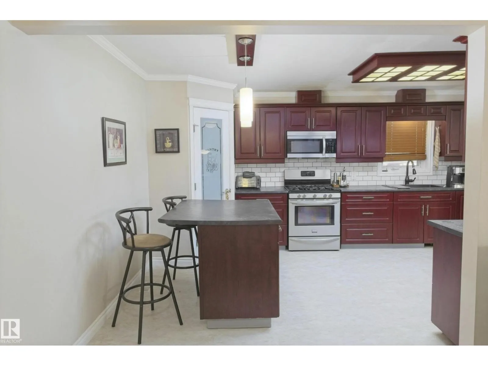 5226 43 ST