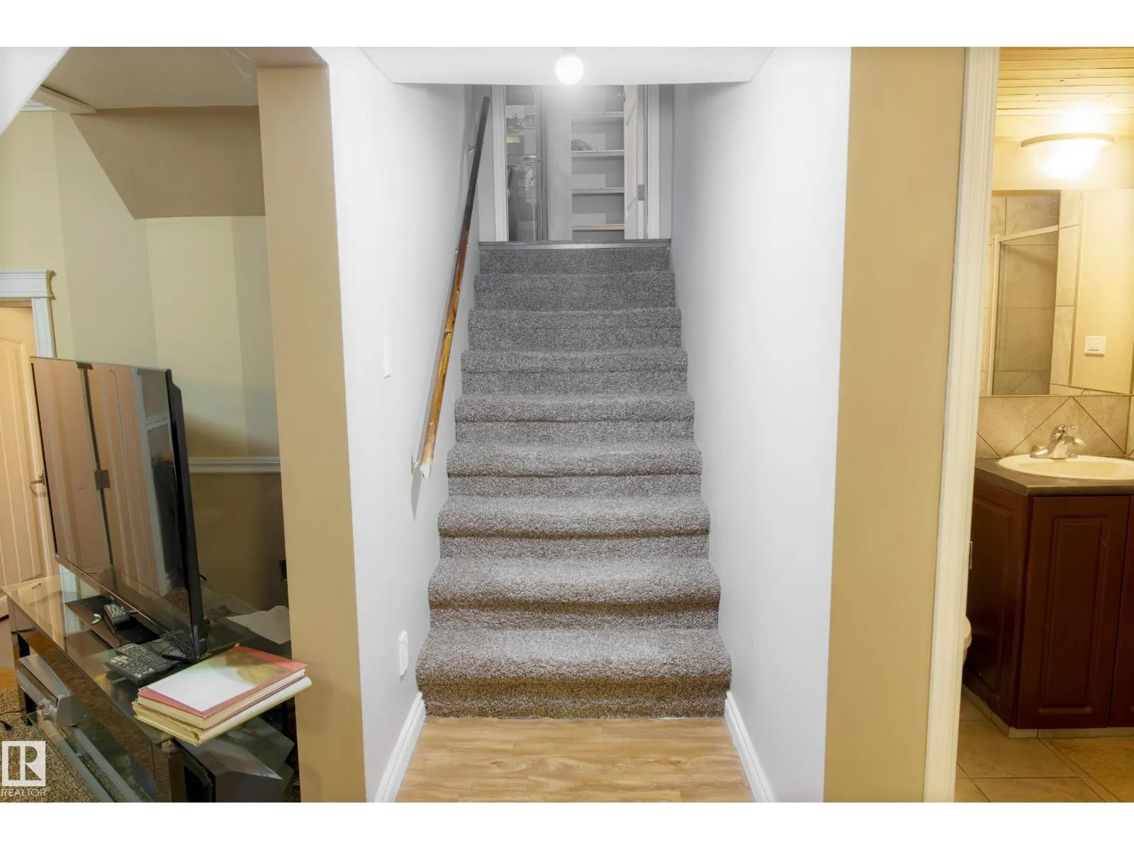 5226 43 ST
