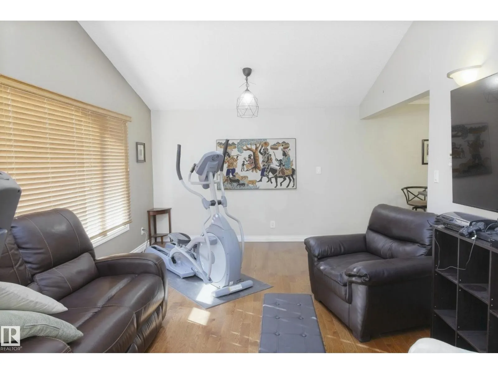 5226 43 ST