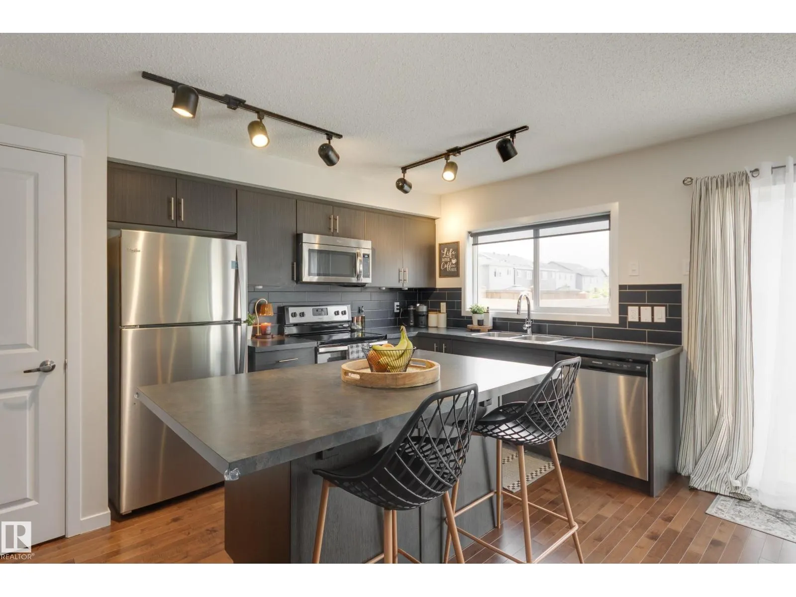16722 64 ST NW