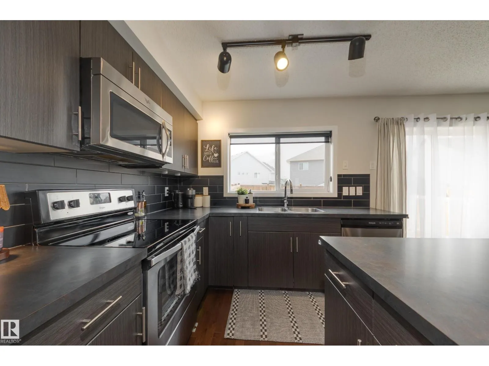 16722 64 ST NW