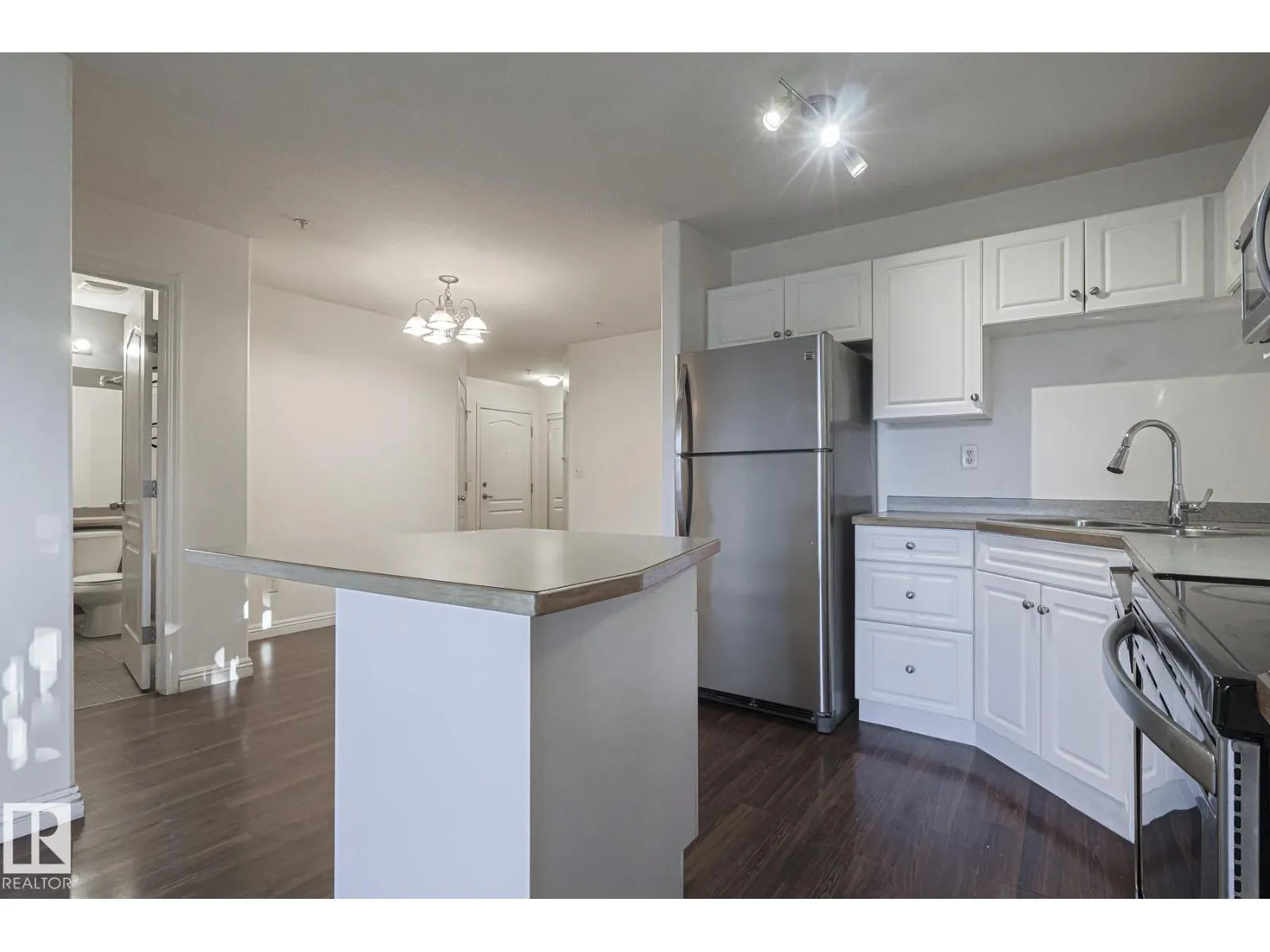 #120 7511 171 ST NW NW